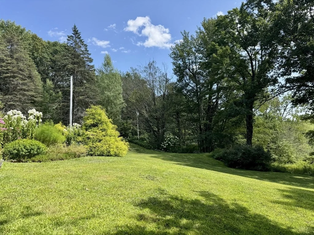Photo of 1450 West Road