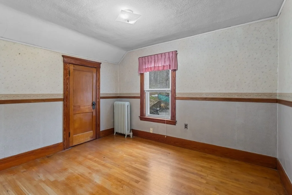 Photo of 35 Chesterfield Rd