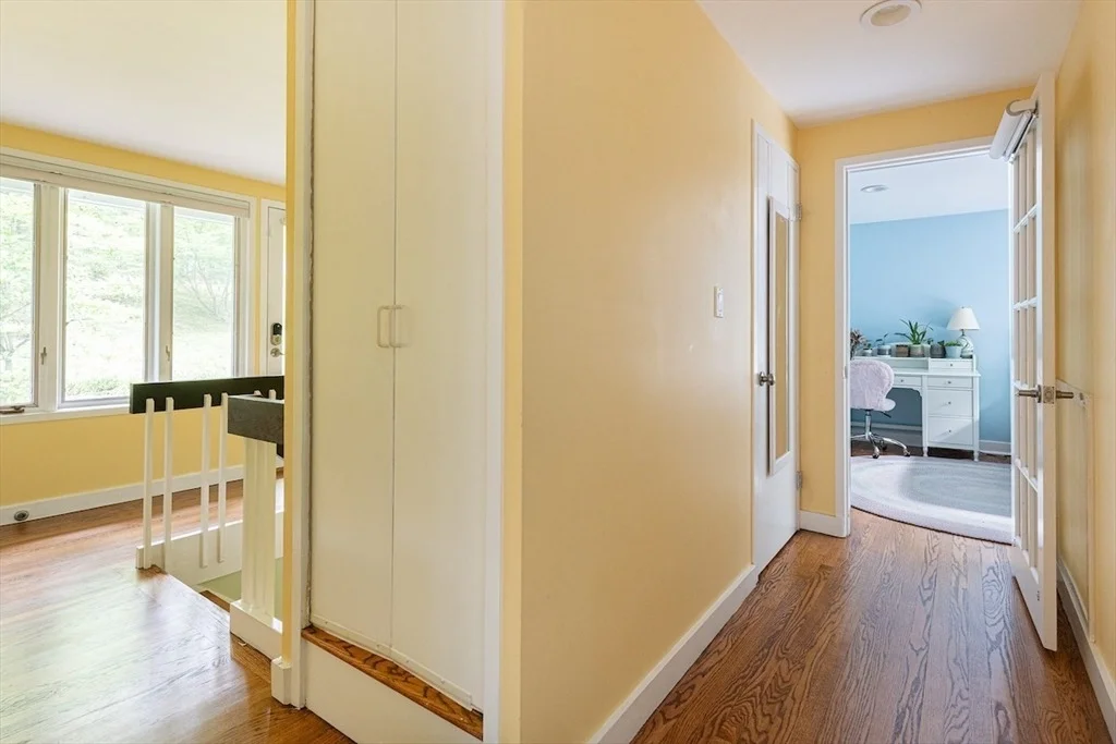 Photo of 11 Juniper Ridge Rd