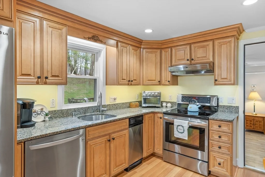 Photo of 44 Beach Point Rd
