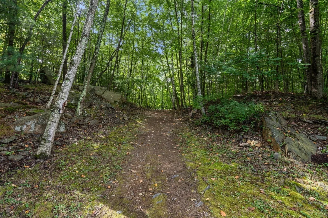 Photo of 627 Concord Road