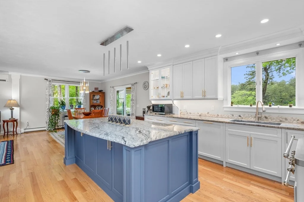Photo of 35 Bayshore Dr
