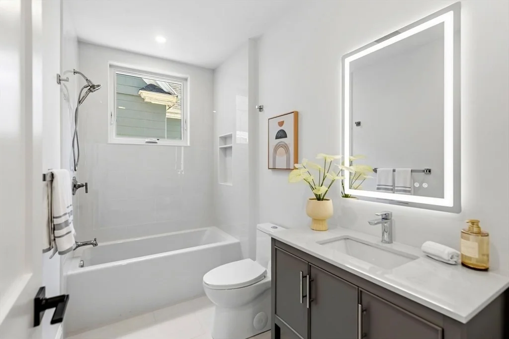 Photo of 27 Lewis Avenue