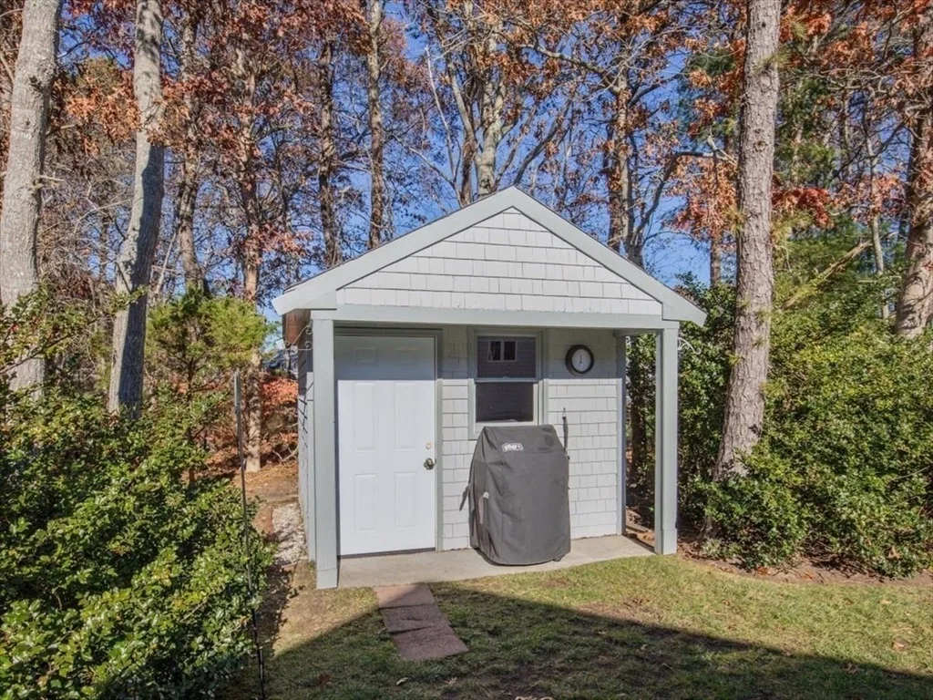 Photo of 205 James Otis Rd