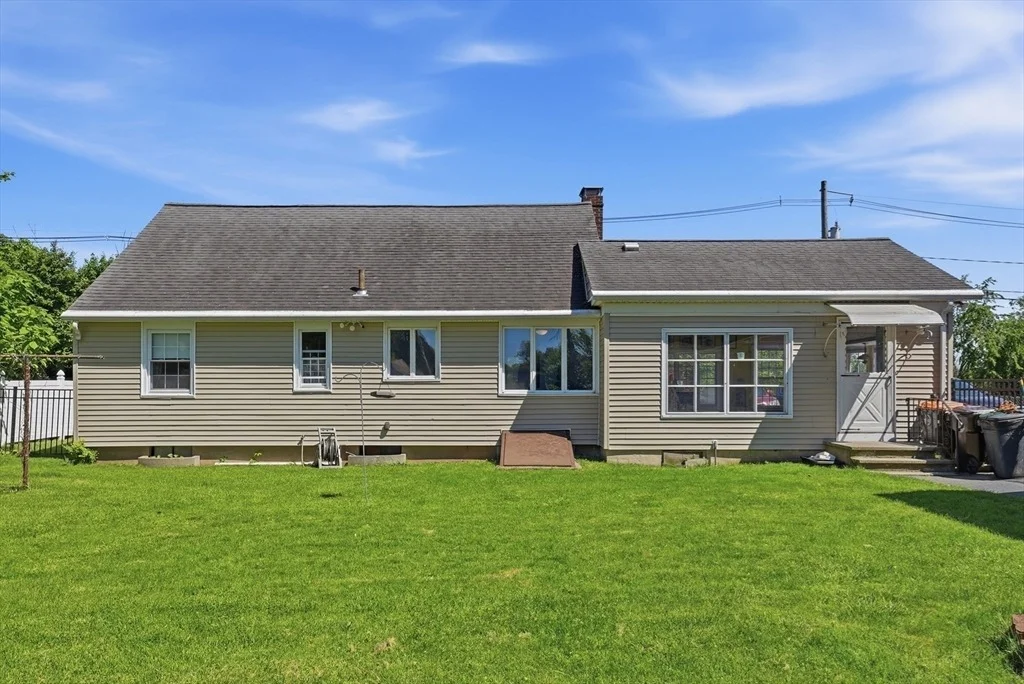 Photo of 375 River Rd