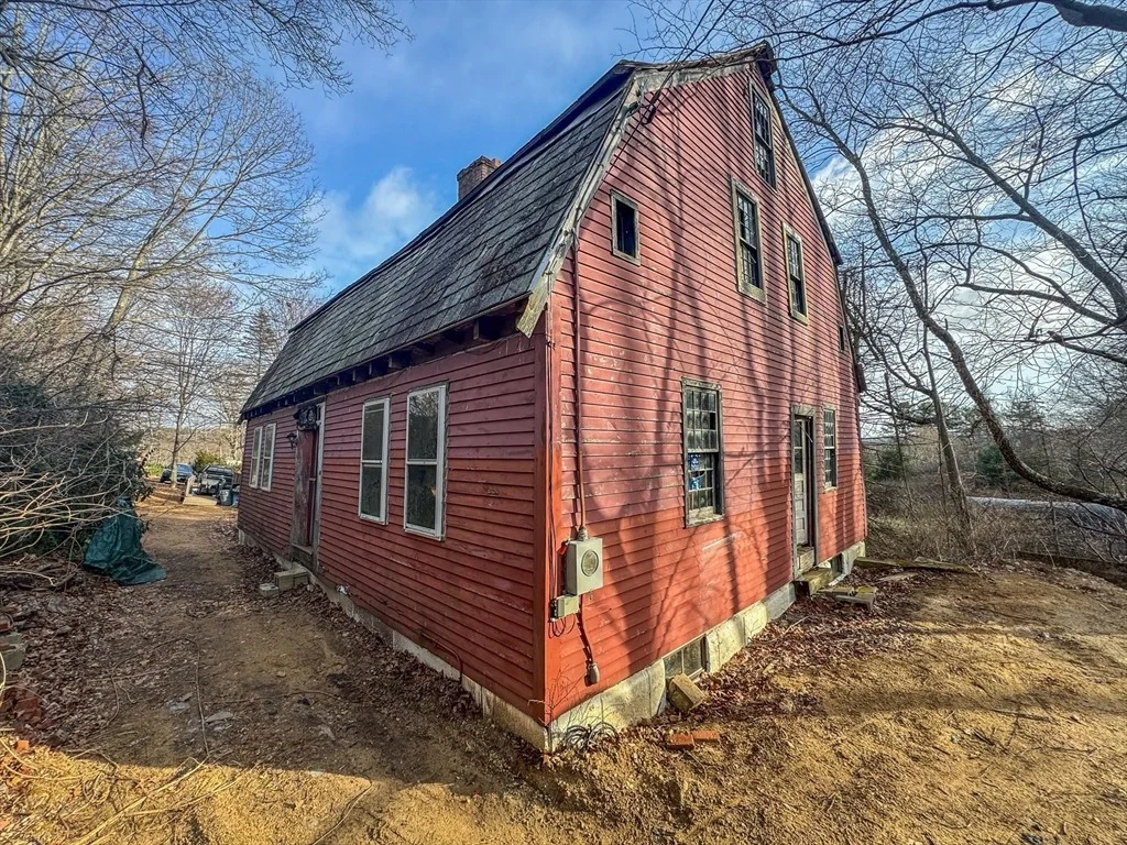 Photo of 203 Chamberlain Hill Rd