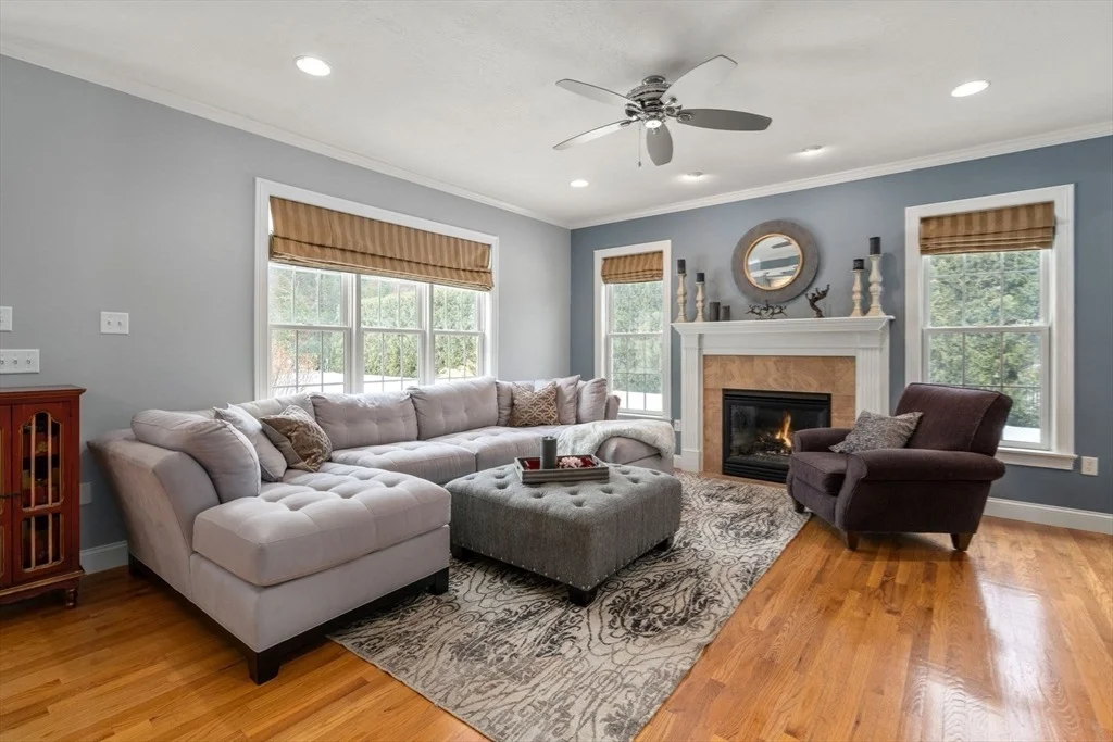 Photo of 18 Lexington Cir