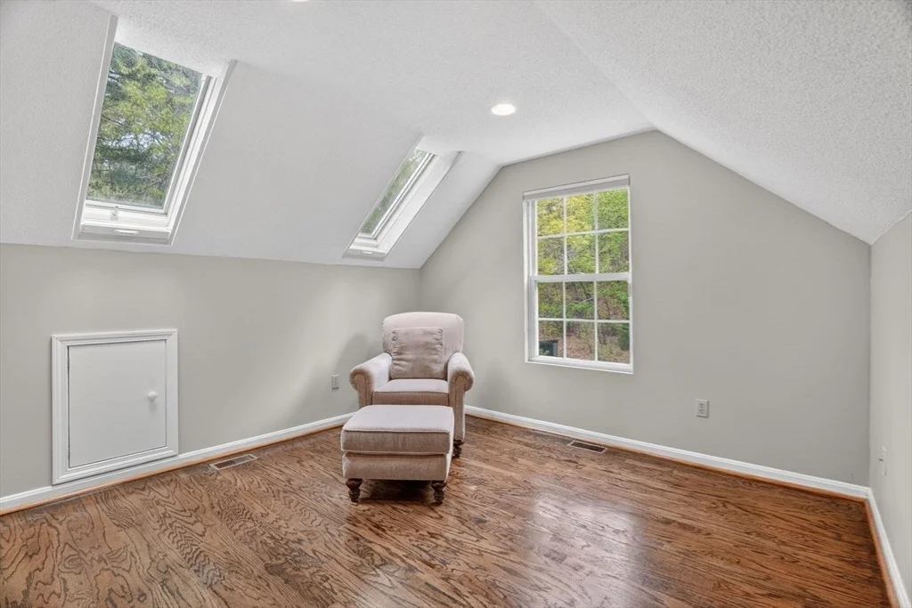 Photo of 9 Grover Ln