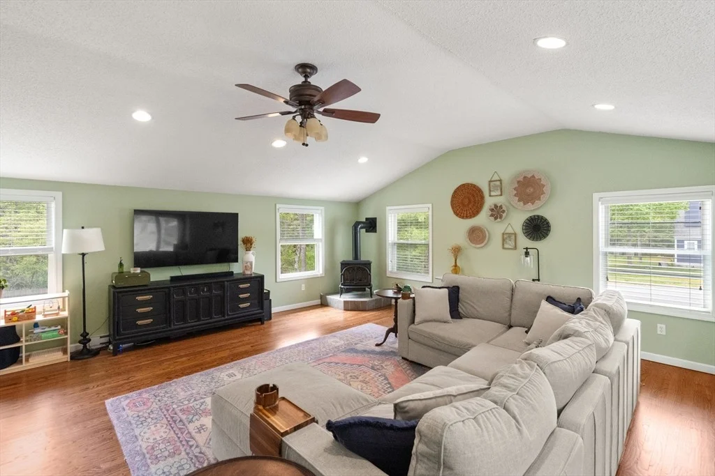 Photo of 9 Debbies Ln