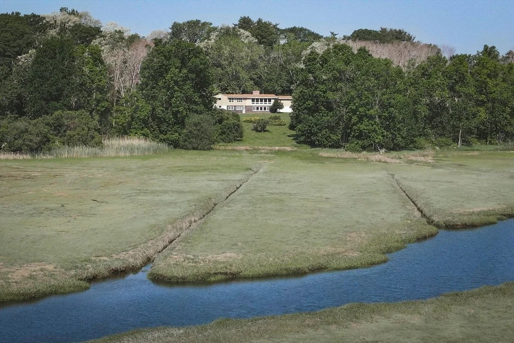 Photo of 235 Argilla Rd