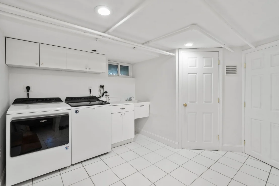Photo of 164 Common St