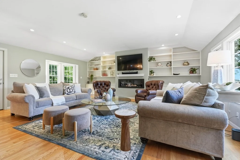 Photo of 267 Beacon