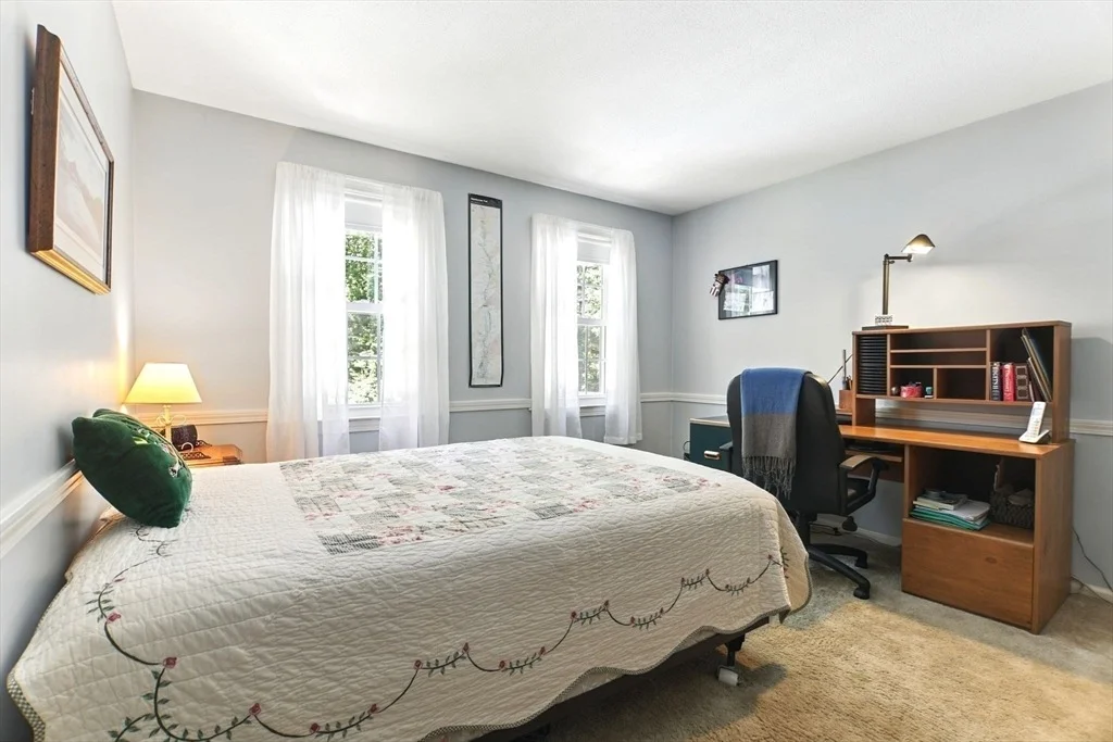 Photo of 230 Meadowlark Dr