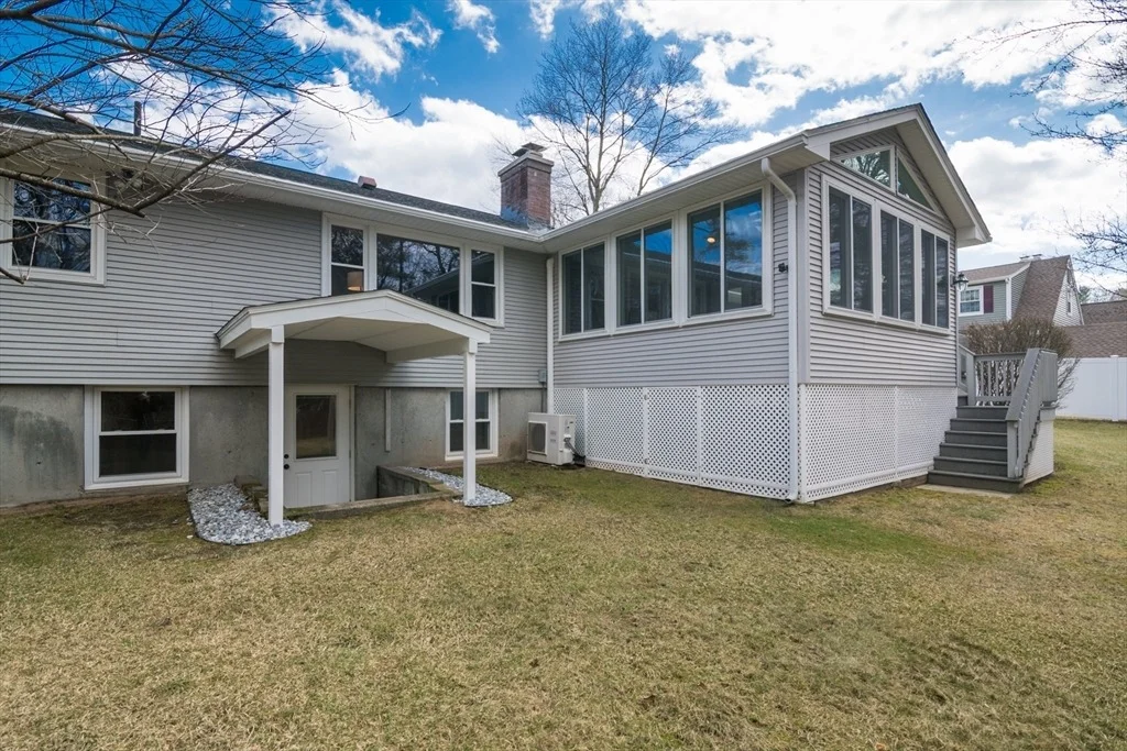 Photo of 242 Kenmore Dr