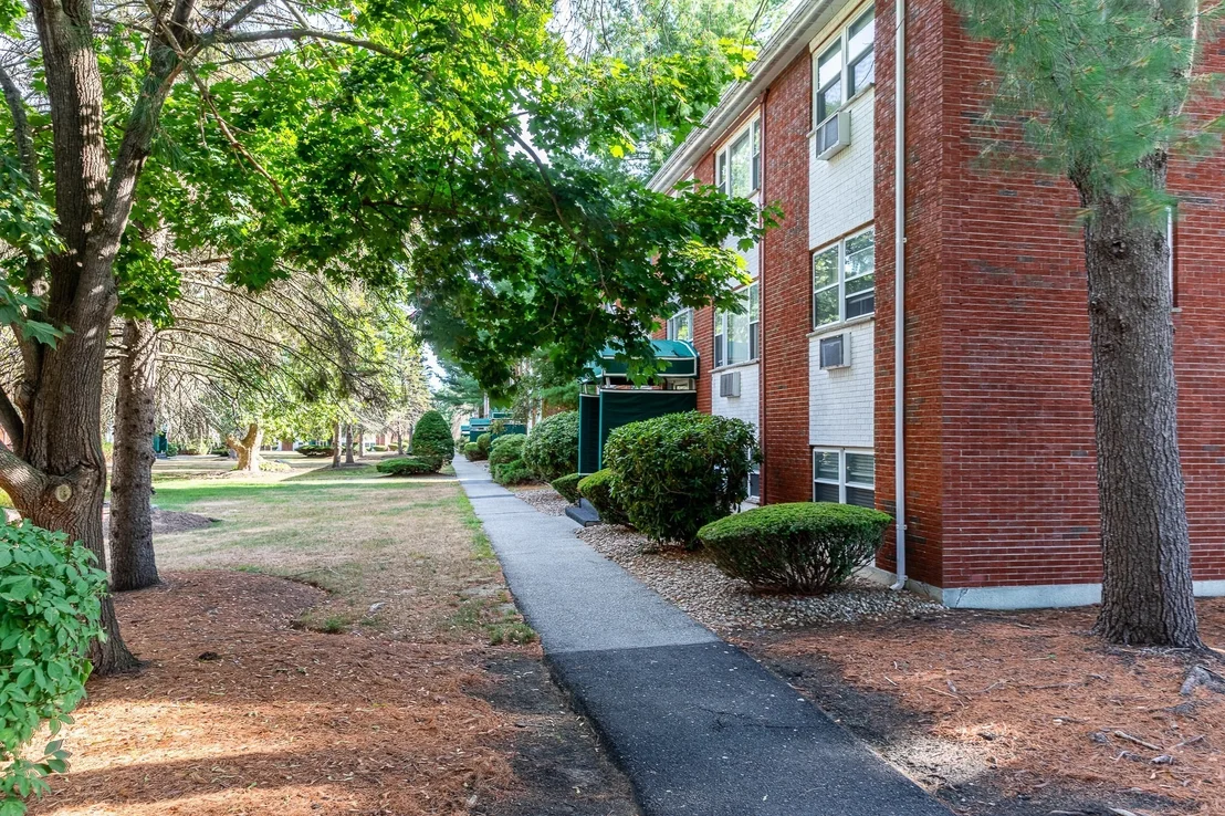Photo of Unit 4 at E2 Colonial Dr