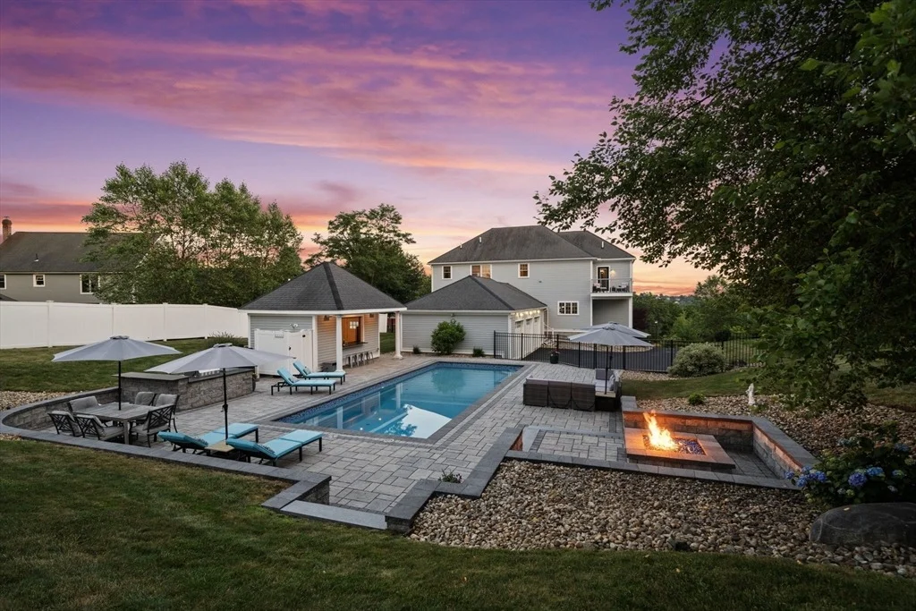 Photo of 7 Bridle Spur Ln