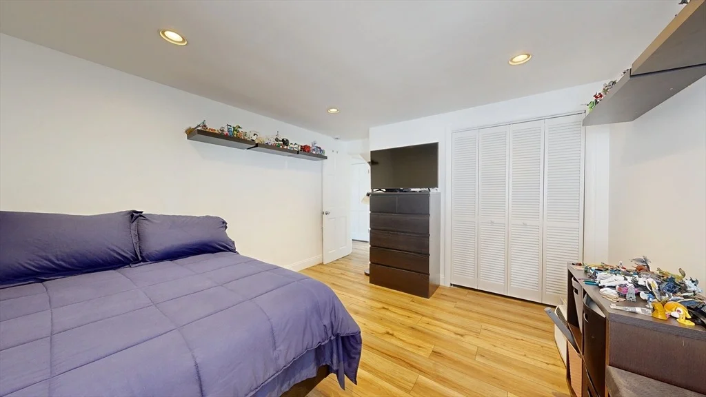 Photo of 28 Deforest St