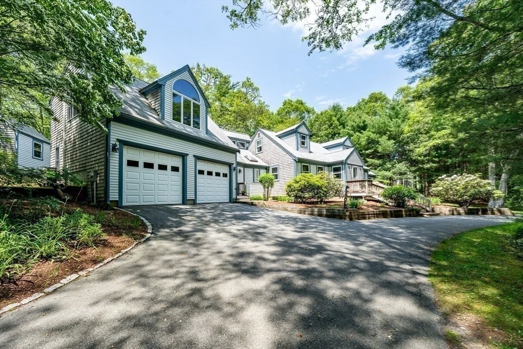 Photo of 239 Whistleberry Dr