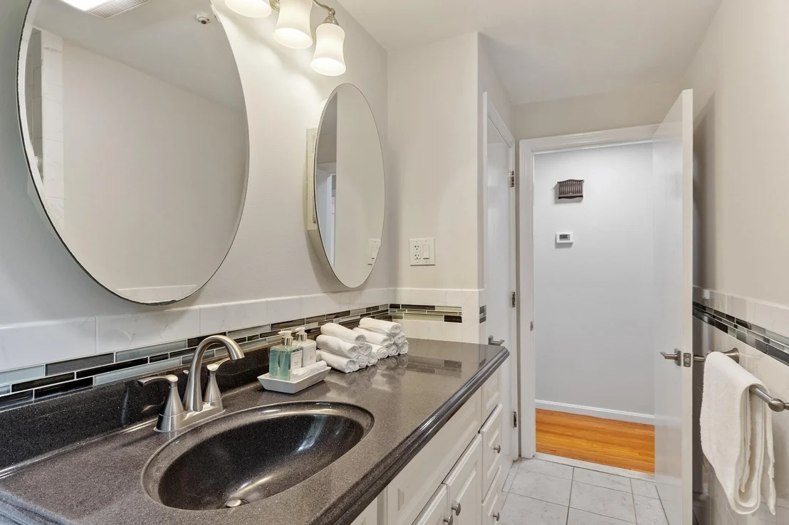 Photo of 18 Cowdrey Ln