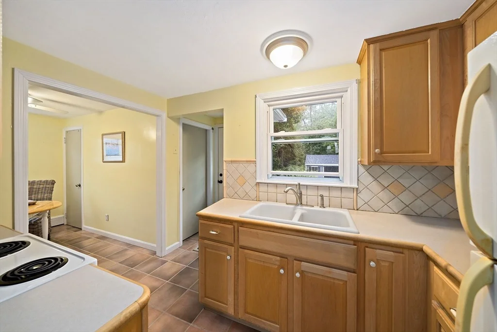 Photo of 38 Roseen Rd