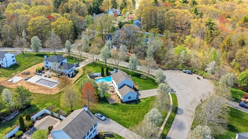 Photo of 1 Tallowood Ln