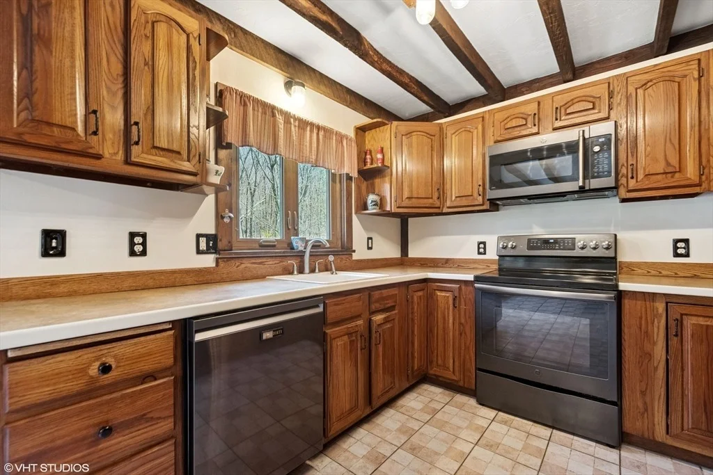 Photo of 82 Chestnut Hill Rd