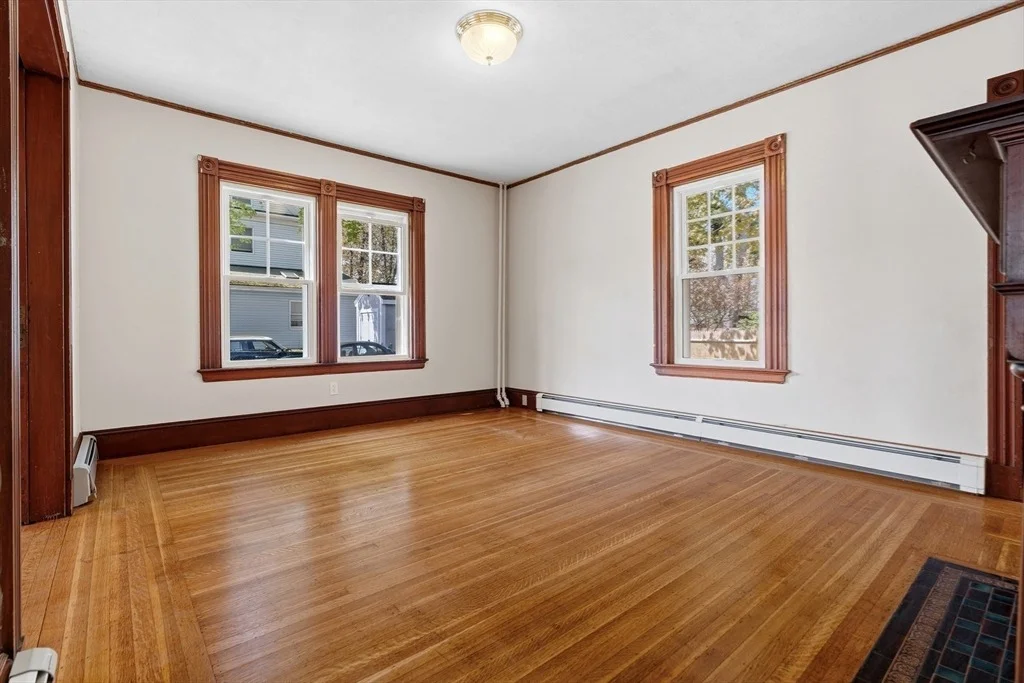 Photo of 10 Oak Bluff St