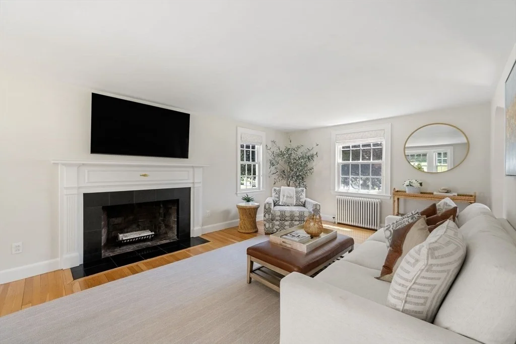 Photo of 37 Salisbury Dr