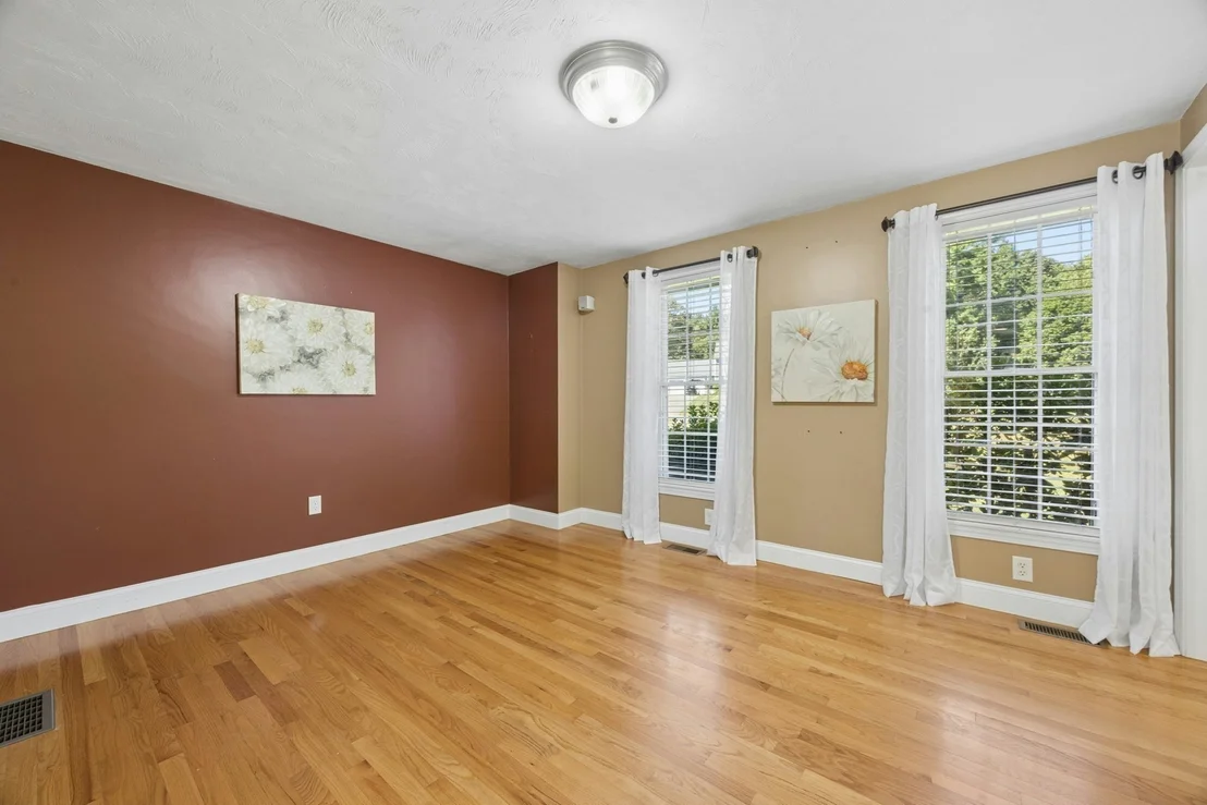 Photo of 9 Cameron Dr
