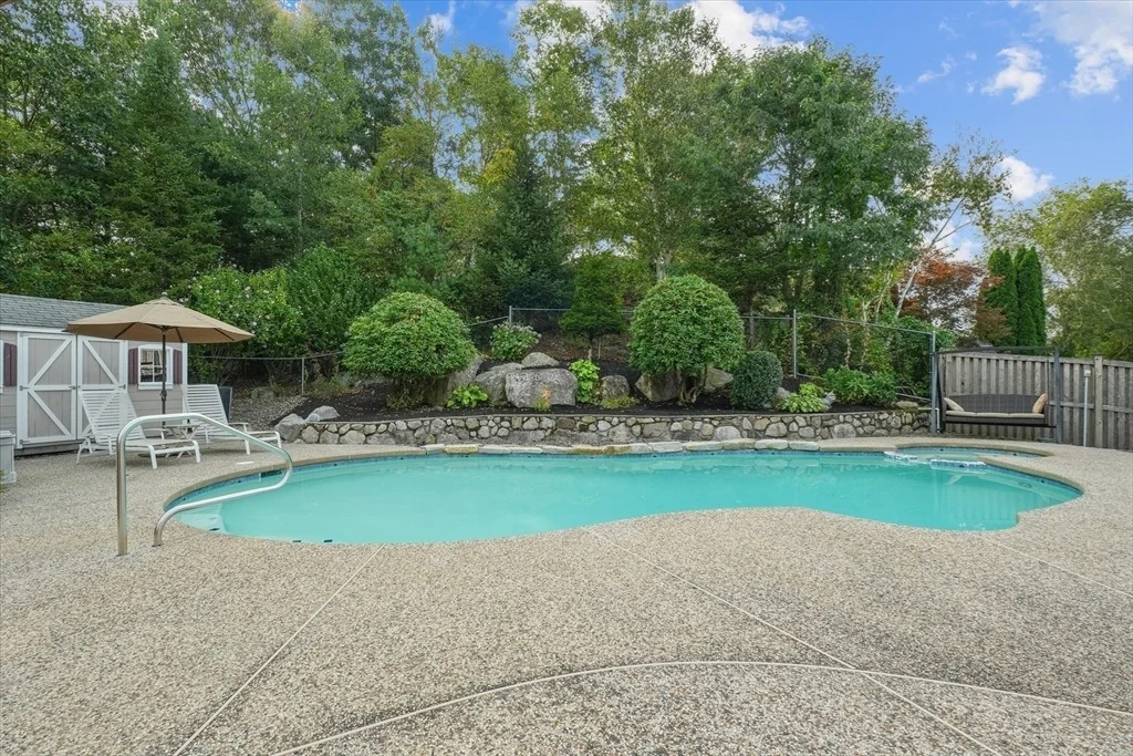 Photo of 325 Den Quarry Road