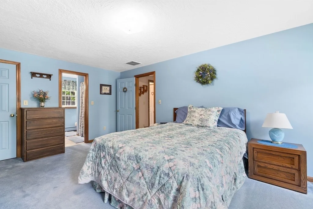 Photo of 10 Barnstable Rd