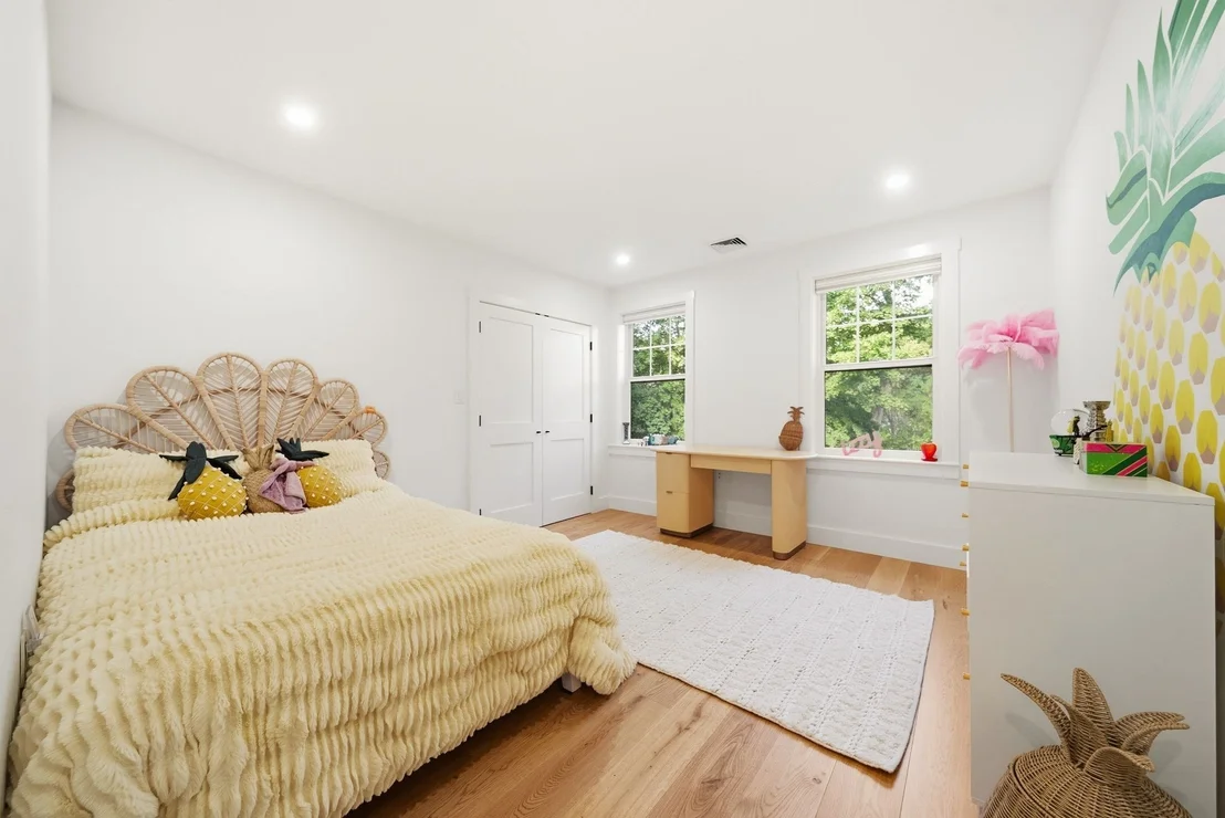 Photo of 25 Meadowbrook Road