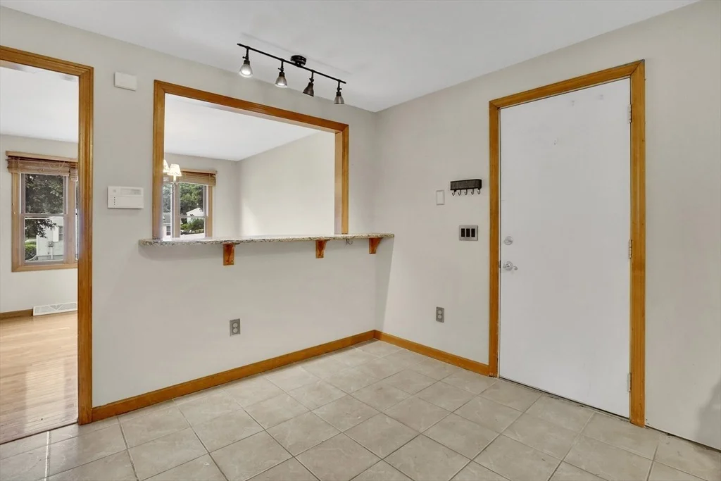 Photo of 61 Caitlin Dr