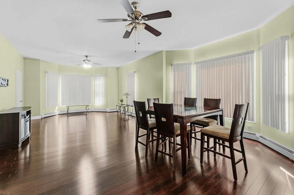 Photo of 998 Middle