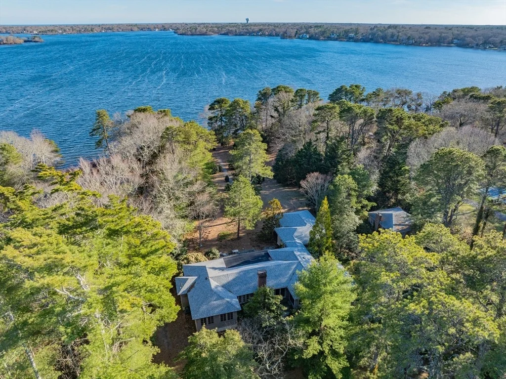Photo of 74 Lakeview Dr
