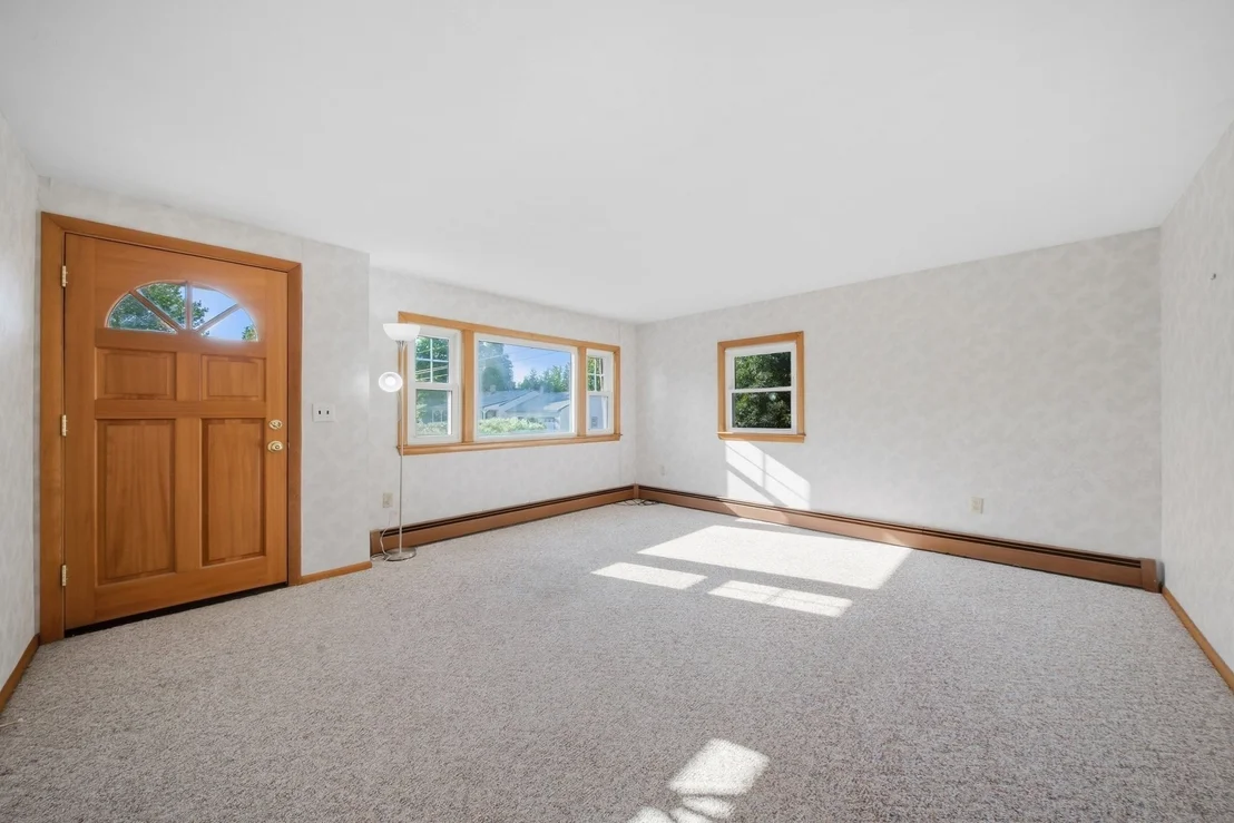 Photo of 44 Memorial Dr