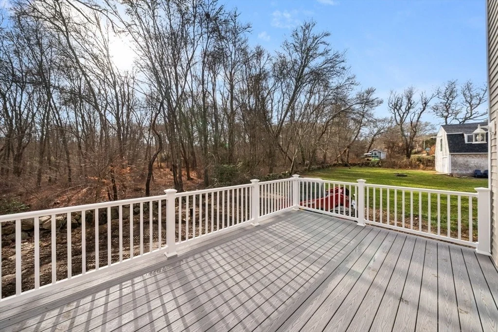 Photo of 441 Old County Rd