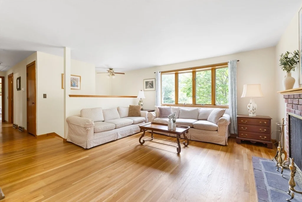 Photo of 31 Robert Rd