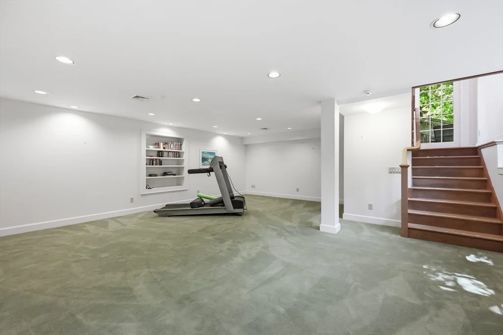 Photo of 77 Pleasantview Avenue