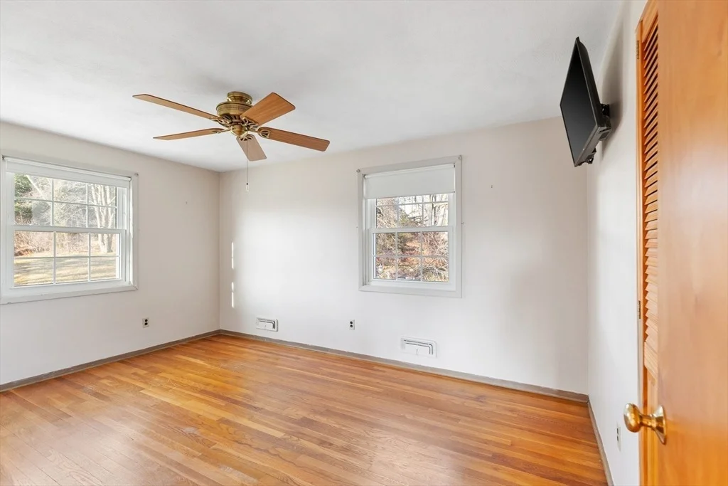 Photo of 10 Paulette Dr