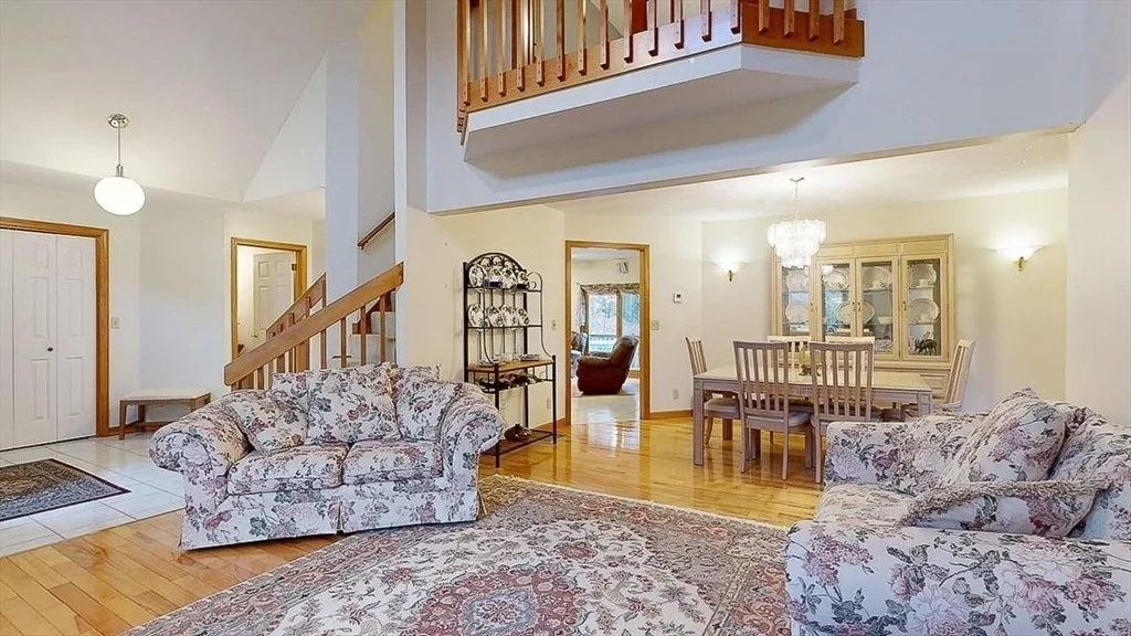 Photo of 51 Sheffield Dr