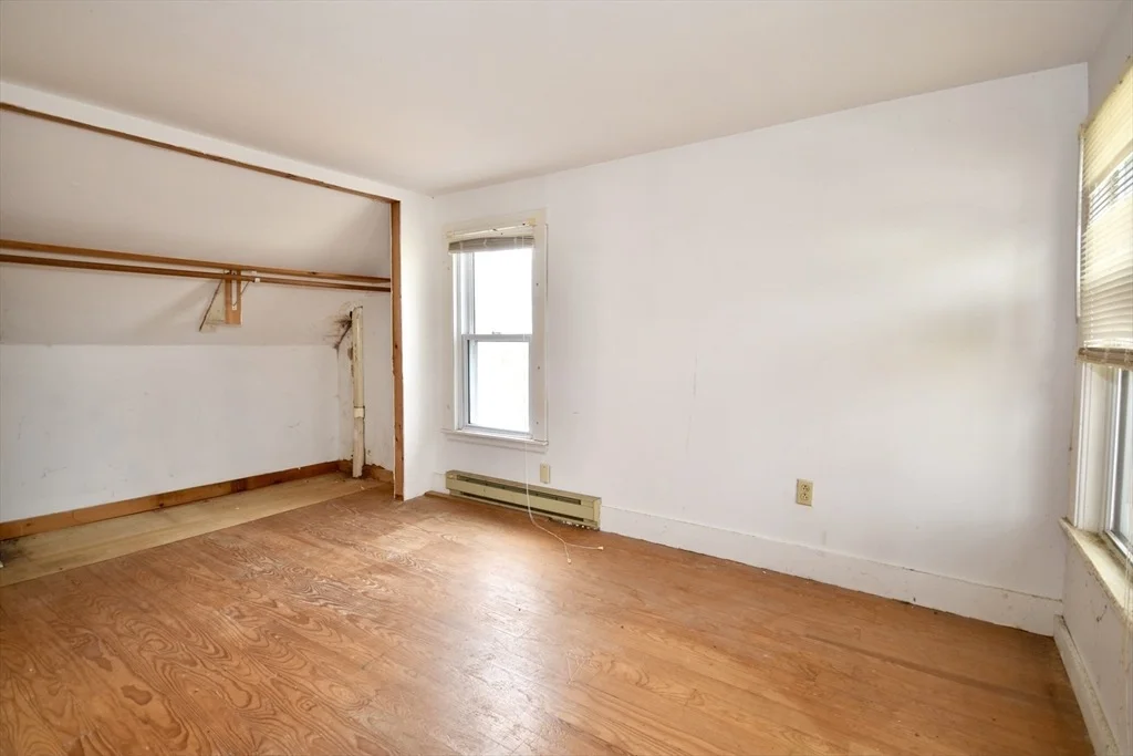 Photo of 4 1st St