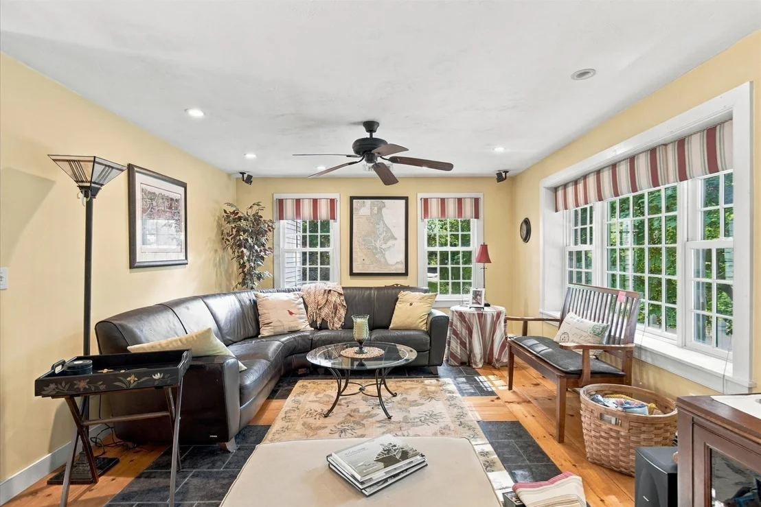 Photo of 7 Stony Brook Rd