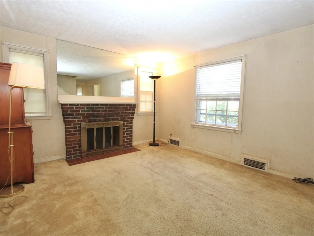 Photo of 34 Calumet Ave