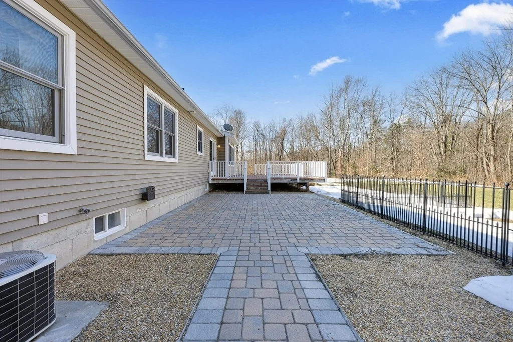 Photo of 2824 Greenwich Rd