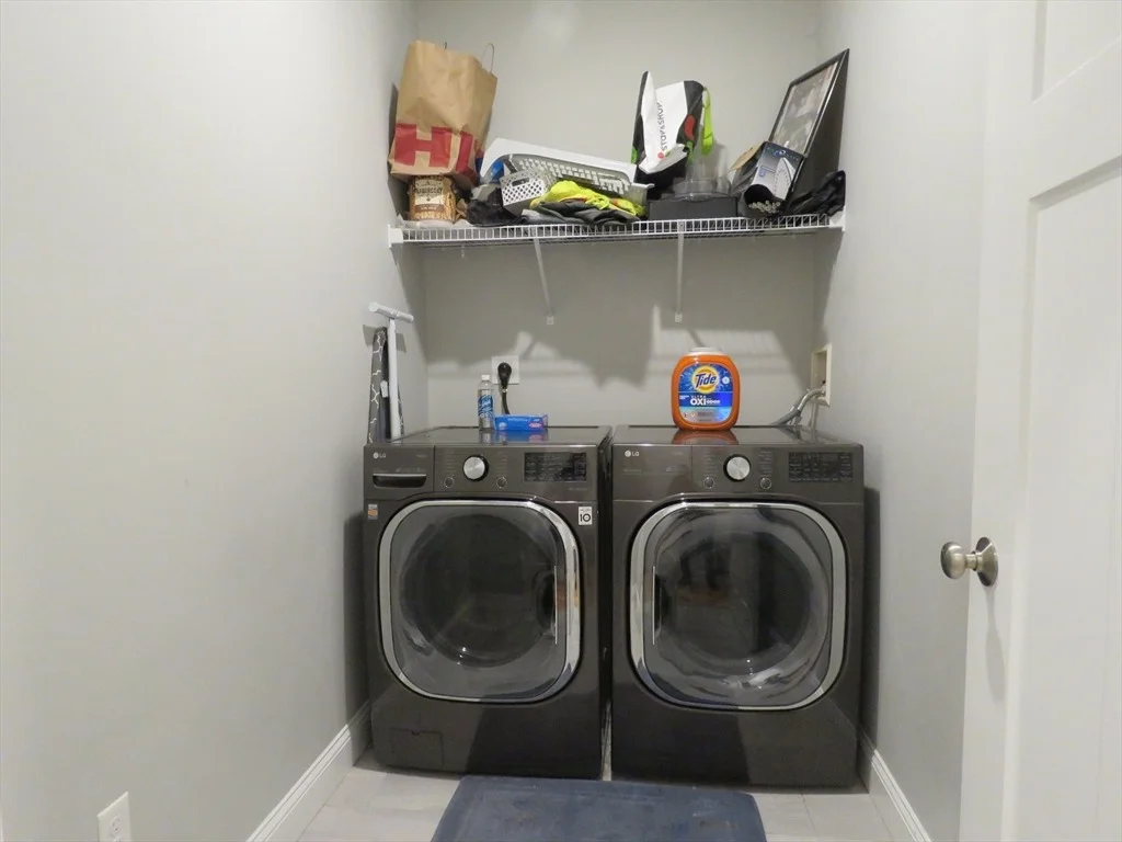 Photo of 33 Cobblestone Ln