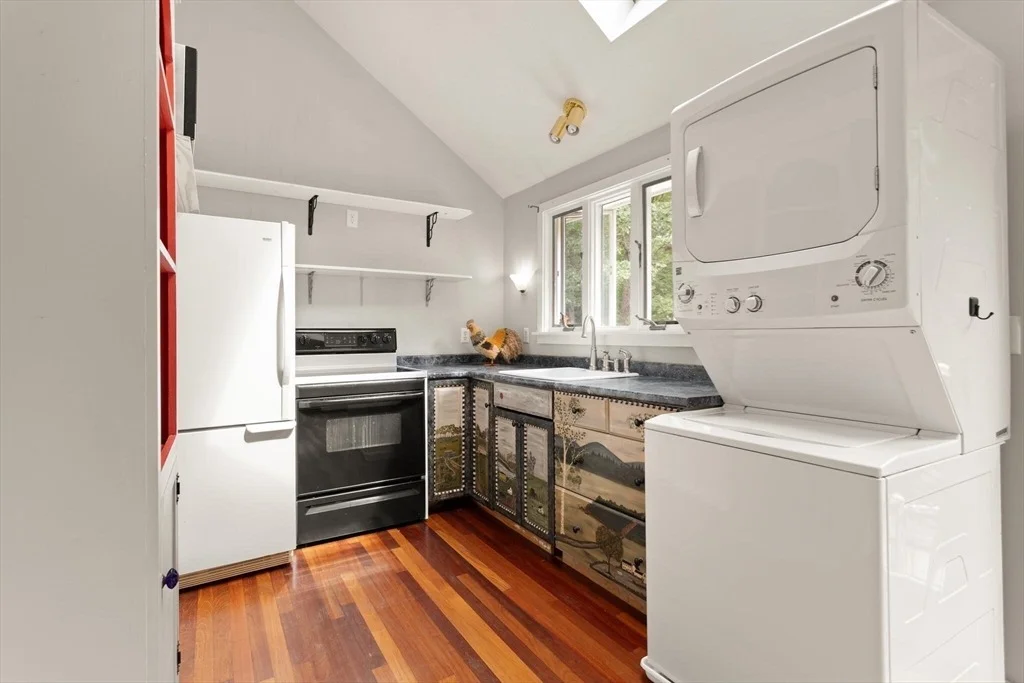 Photo of 10 Lakin St