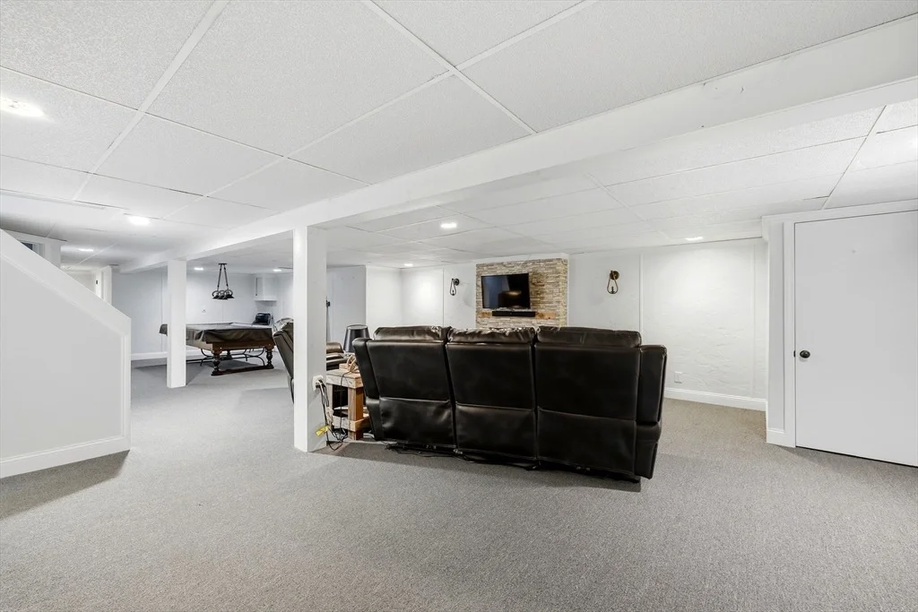 Photo of 87 Squire Ln