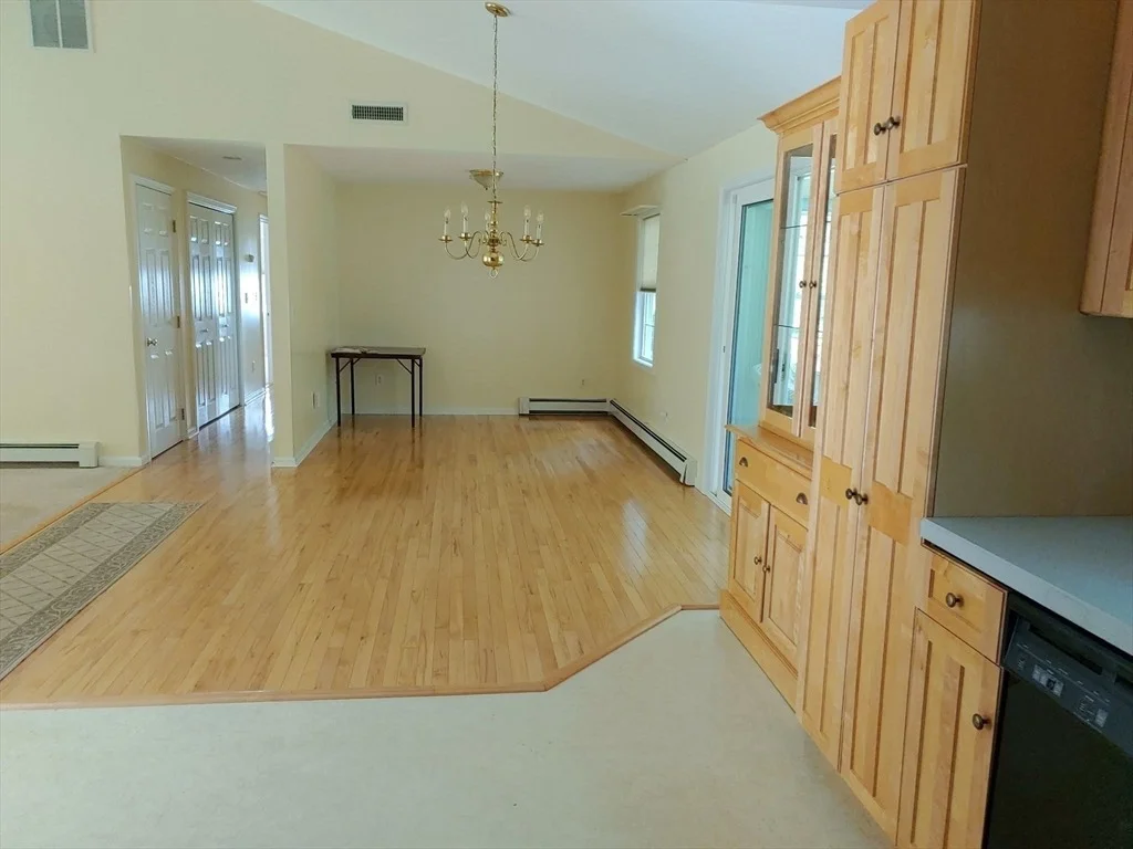 Photo of 4 Deerfield Cir