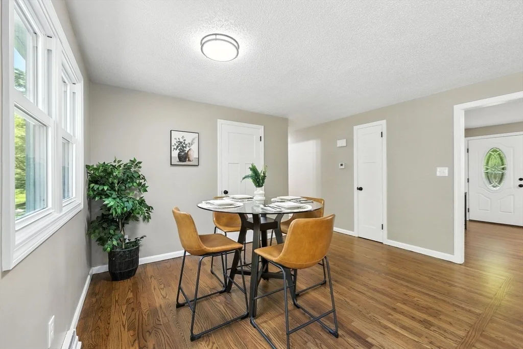 Photo of 908 Tinkham Road